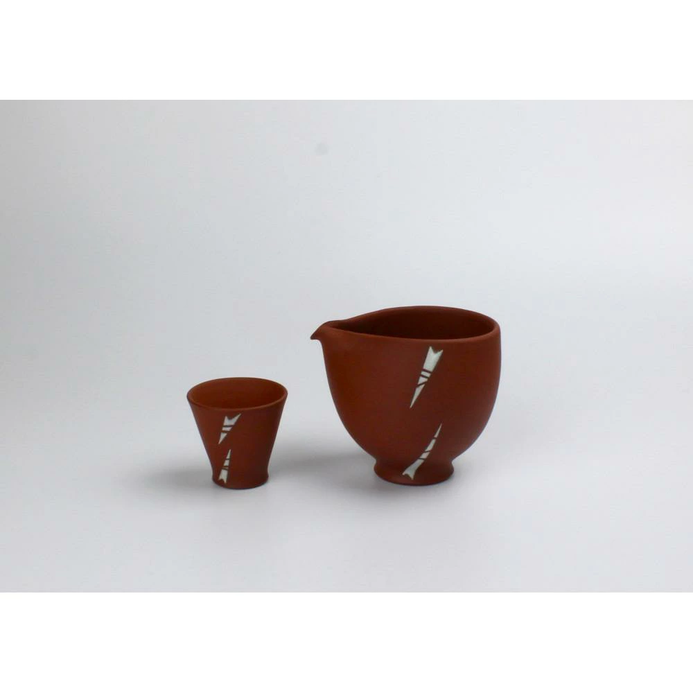 ≪佐渡無名異焼≫佐渡金山坑内の赤土から生まれた伝統の焼き物【佐渡市