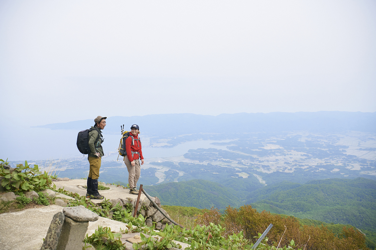 海を臨む縦走路と奇跡の造形美に触れる佐渡の山旅 【後編】