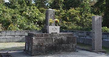 A gravesite of Kita Ikki