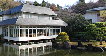 Oshokujidokoro Yuzuru (within Sado Rekishi Densetsukan [Sado History and Legend Museum])