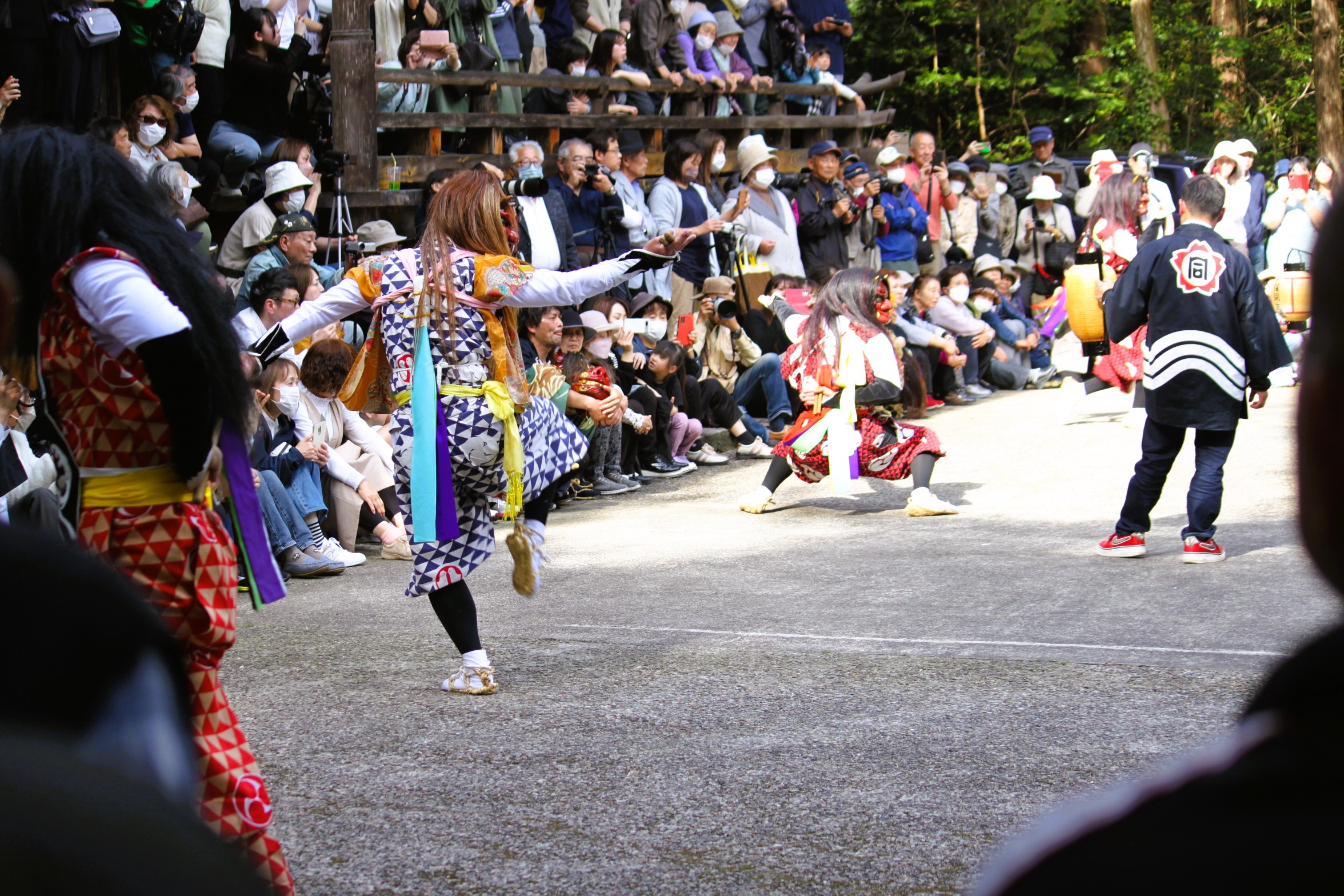 鬼が舞う、 祭礼の島