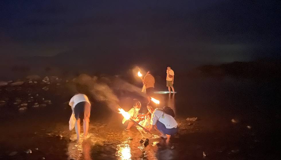 夜のさざえ拾いと民謡鑑賞